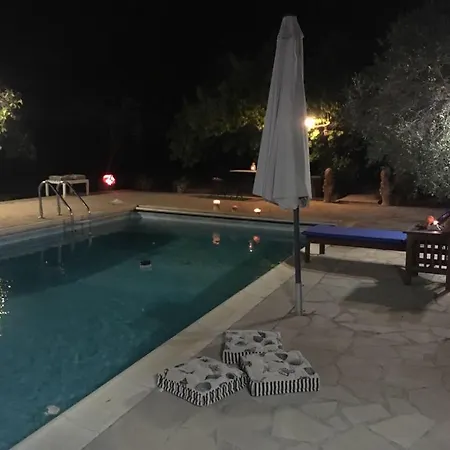 Aurora Country Ferienhaus Tochni
